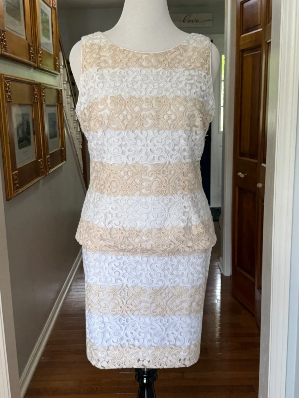 NWT WHITE HOUSE BLACK MARKET 8 STRIPED LACE PENCIL SKIRT WHITE TAN $110